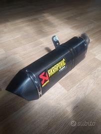 Marmitta akrapovic, manubrio e puntale fz8