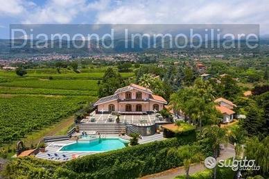 Villa di lusso con piscina a Zafferana Etnea