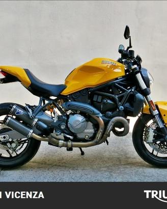 DUCATI Monster 821 Yellow