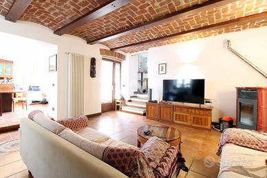 CASA DI CORTE A RIVOLI