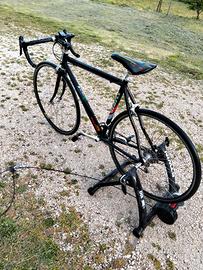 bicicletta da corsa in buone condizioni 