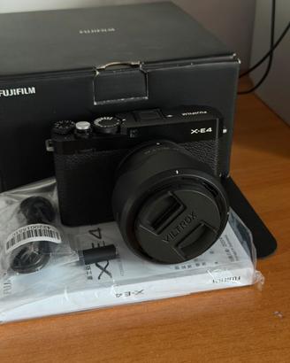 Fuji x-e4 (SOLO CORPO) obiettivo a parte