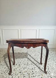 Tavolino da gioco trasformabile in consolle 