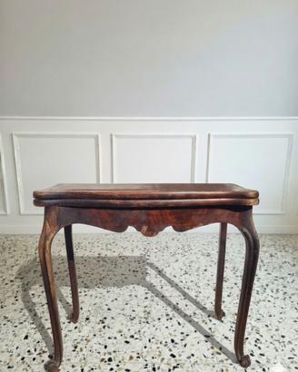 Tavolino da gioco trasformabile in consolle 