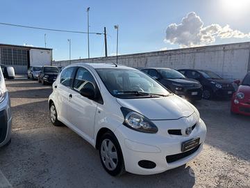 Toyota Aygo 1.0 5 porte Now Connect “NAVI”