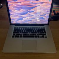 Macbook pro 2011 15", 500gb SSD, 4GB RAM, Intel i7