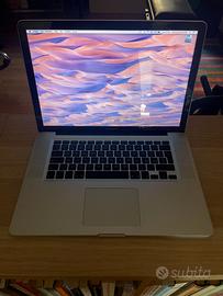 Macbook pro 2011 15", 500gb SSD, 4GB RAM, Intel i7