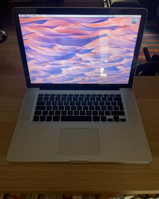 Macbook pro 2011 15", 500gb SSD, 4GB RAM, Intel i7
