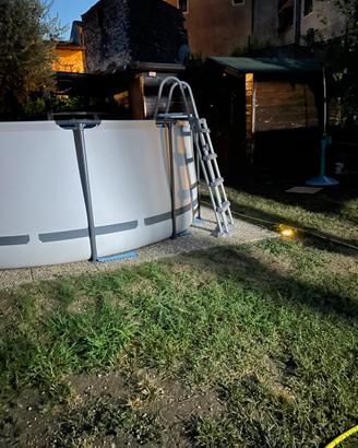 Piscina bestway  praticamente nuova