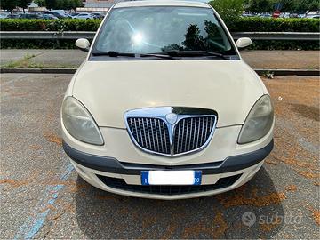 lancia Ypsilon 