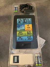 Stazione meteo con orologio
