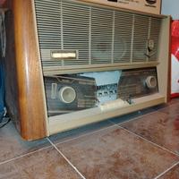 vecchio radio gira dischi Radio Marelli. 