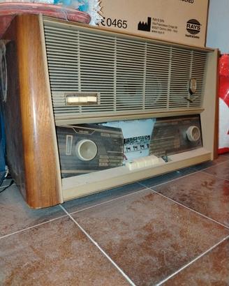 vecchio radio gira dischi Radio Marelli. 