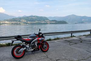 Aprilia tuono 660