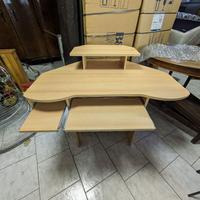 Mobile scrivania ad angolo porta pc