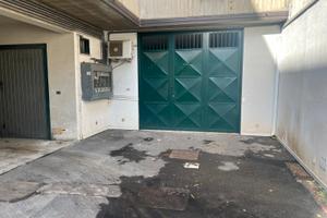 TREMESTIERI ampio deposito furgonabile C/2