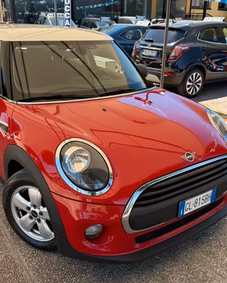 "UNA CHICCA" Mini 1.5 One D Hype