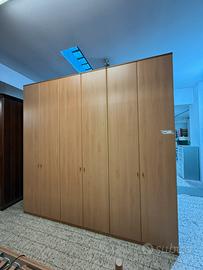 Armadio da camera a 6 ante