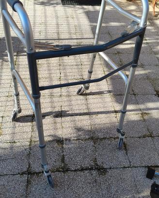 Deambulatore per anziani