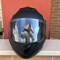 Coppia di caschi di cui uno modulare