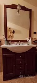 Mobile bagno con lavabo e specchio