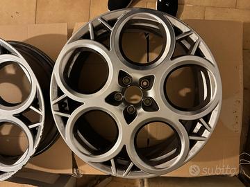 Cerchi in lega 20” Originali alfa romeo tonale