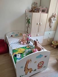 Cameretta bimbo/a con letto Montessoriano