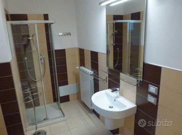 Posto in doppia per ragazza