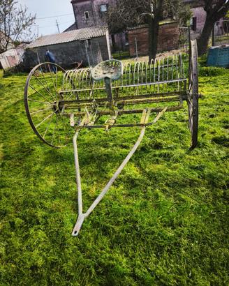 Rastrello da trattore d'epoca