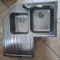 Lavandino in acciaio ad angolo