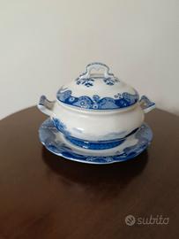 vari oggetti in ceramica