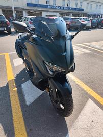 YAMAHA T MAX 560 