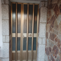 Porta in alluminio e vetro satinato