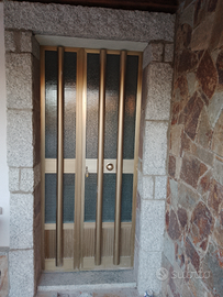 Porta in alluminio e vetro satinato