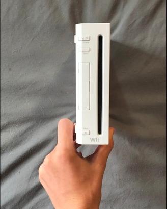 Nintendo Wii bianca + 2 telecomandi 