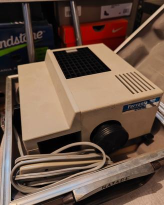 Proiettore Diapositive Ferrania 3M 2000