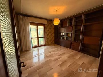 Appartamento di 104 m² con 3 locali e box auto a S