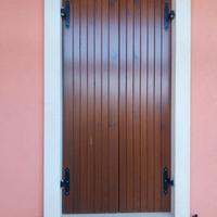 Scuri finestre e porte finestre