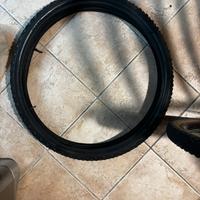 2 Copertoni bici e 2 camere d’aria 26x1.90