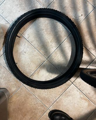 2 Copertoni bici e 2 camere d’aria 26x1.90