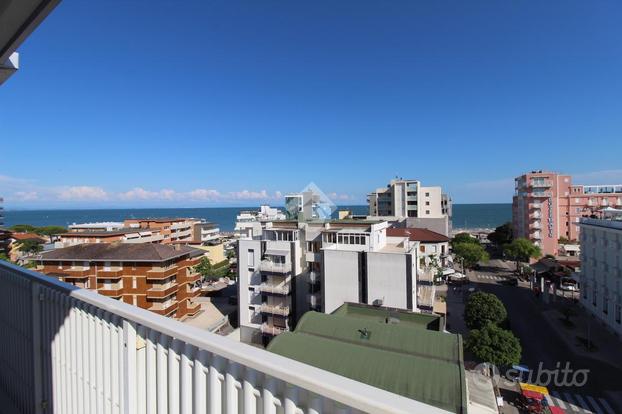 3 LOCALI A LIGNANO SABBIADORO