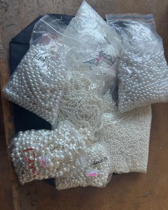Lotto stock perle assortite 20.000 pezzi