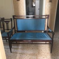 Divano liberty con sedie
