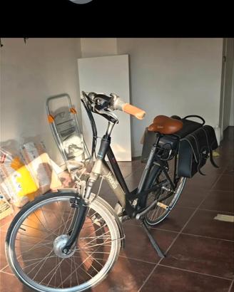 bicicletta elettrica Benelli  luxury