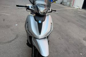 Beverly 400s 2023