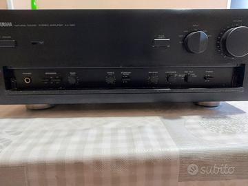 Yamaha AX 890
