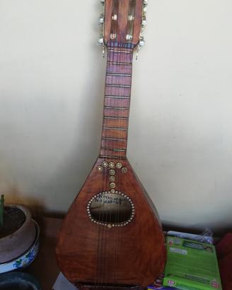 balalaika instrumento musicale 