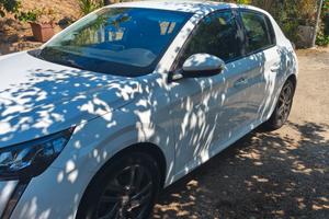 Peugeot 208 allure 2021  con 52000km