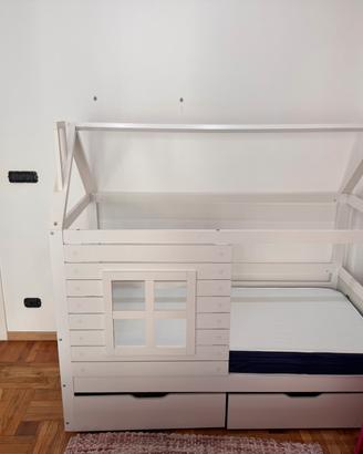 Lettino Montessori a forma di casetta