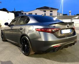 Alfa Romeo Giulia 2.2 Turbodiesel 180 CV AT8 veloc